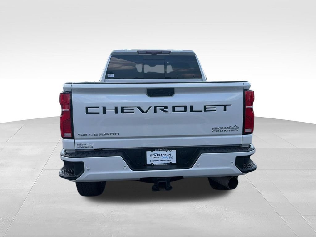 Used 2025 Beige Chevrolet High Country image 4
