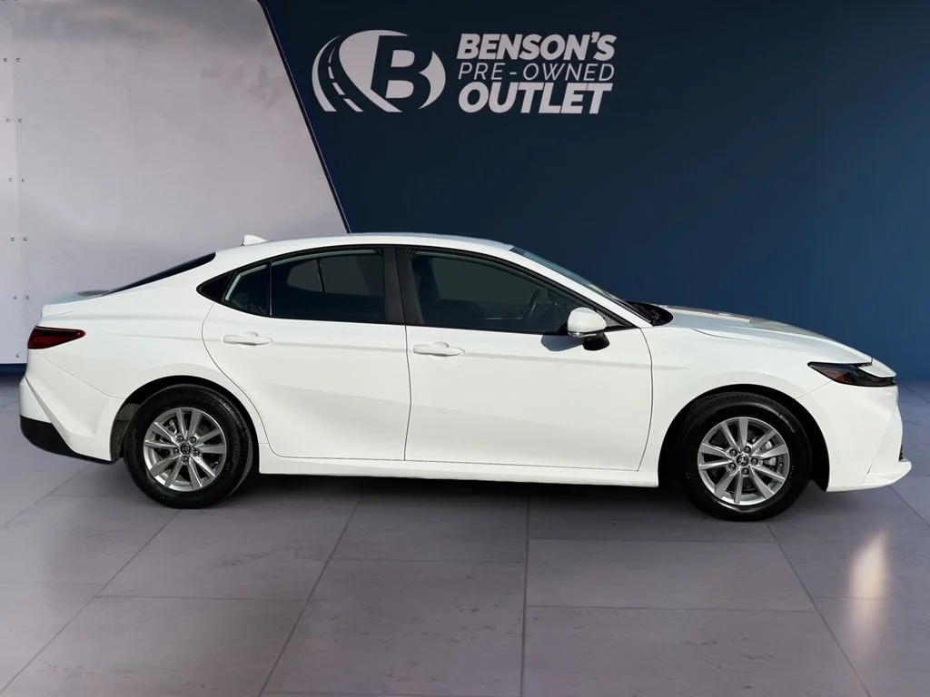 Used 2025  Toyota LE image 6