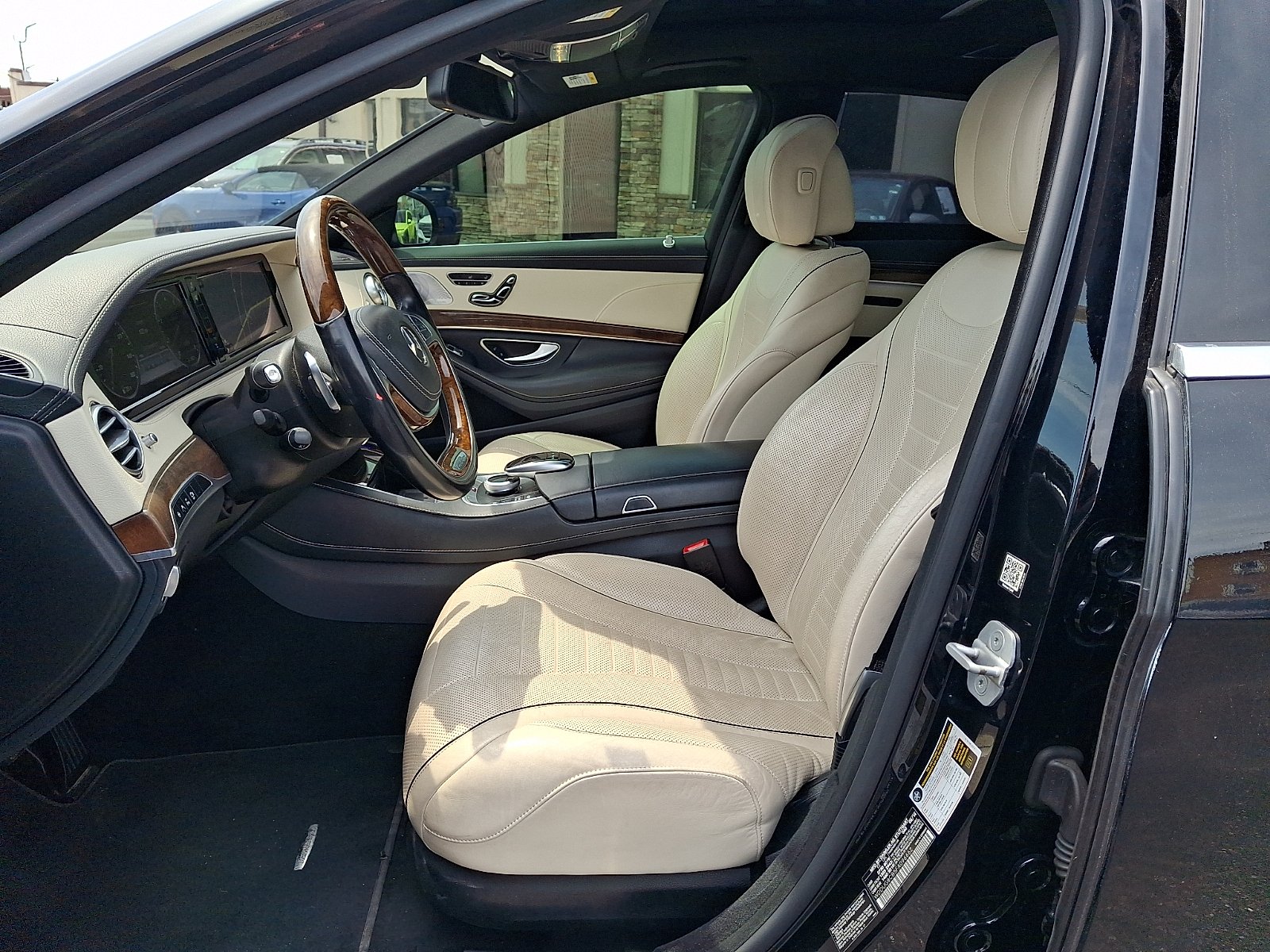 Used 2015 Black - 040 Mercedes-Benz  image 13