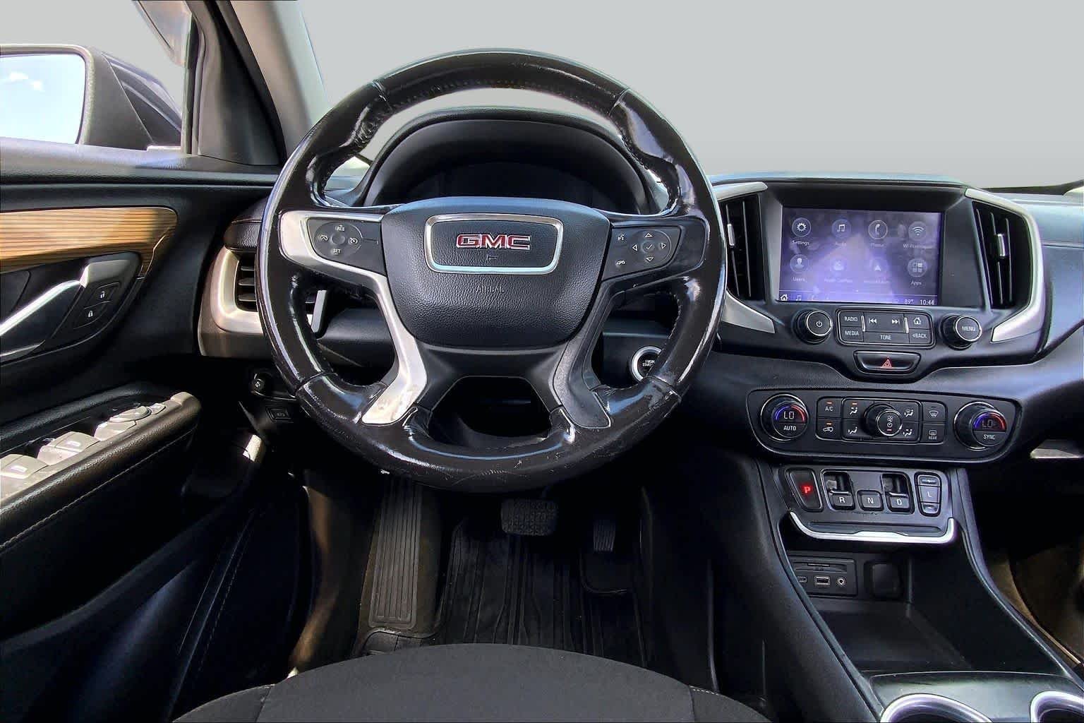 Used 2018 Graphite Gray Metallic GMC SLE image 6