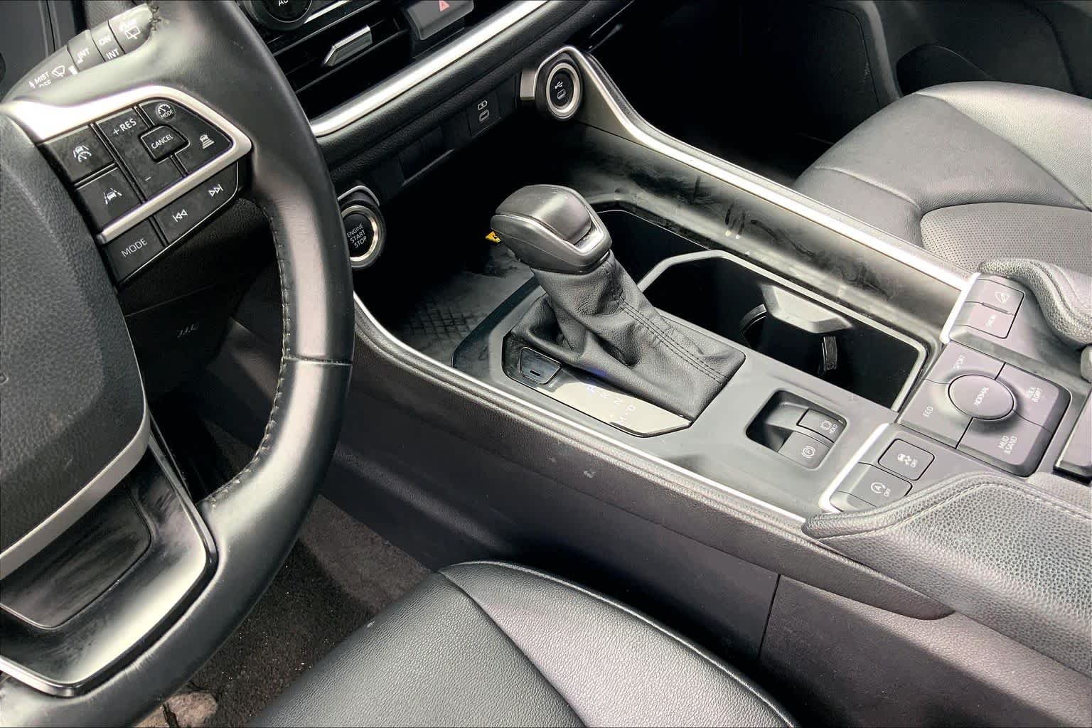 Used 2025 Midnight Black Metallic Toyota XLE image 16