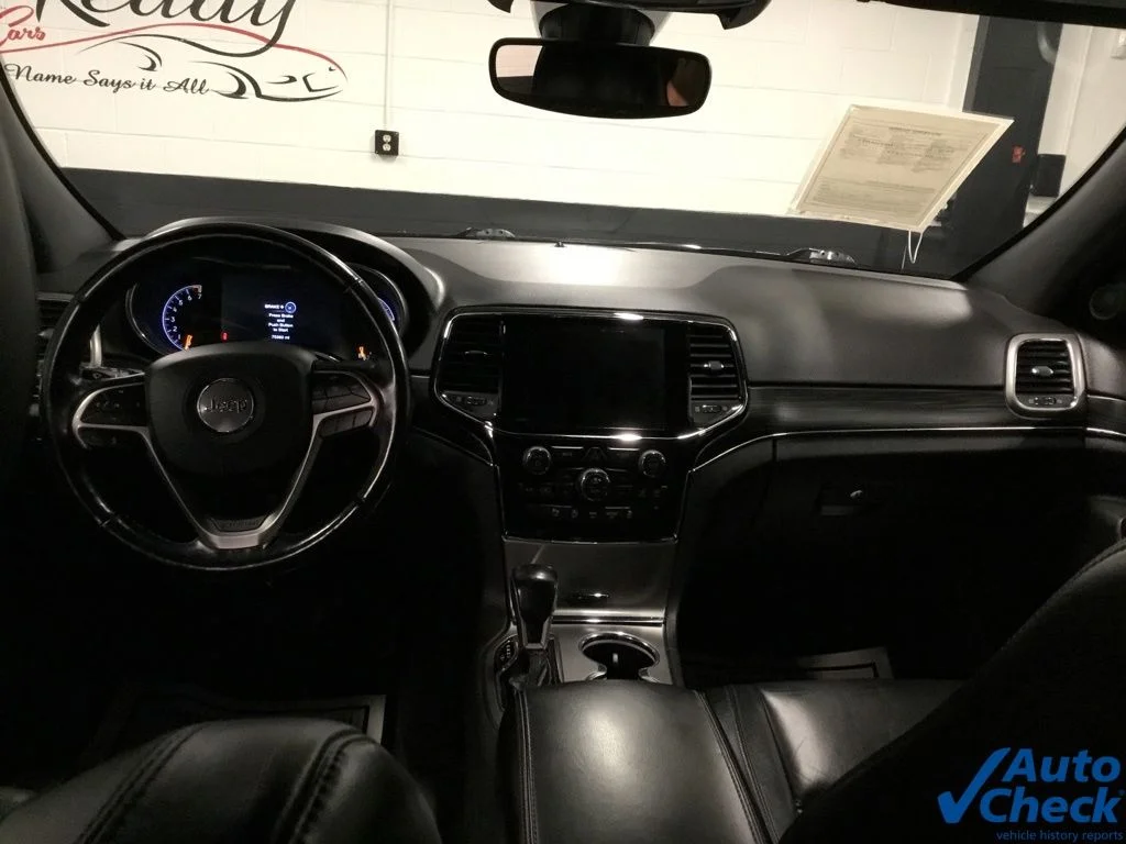 Used 2020 Gray Jeep Limited image 27