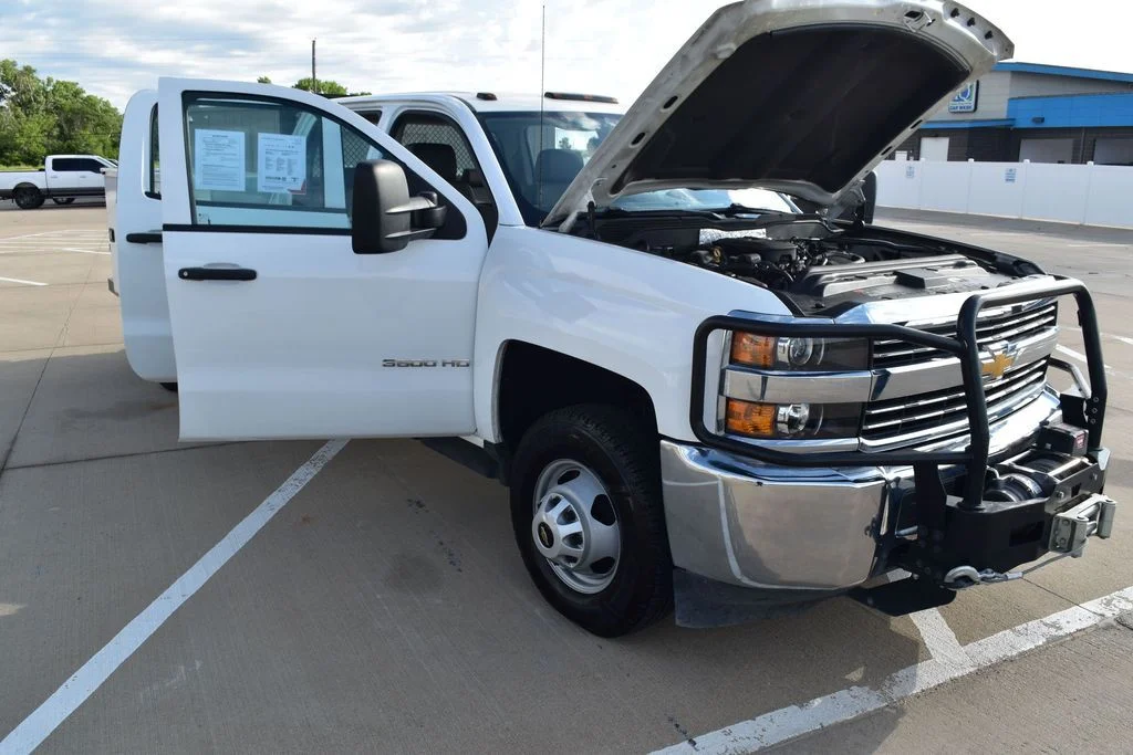 Used 2015 White Chevrolet Work Truck image 34