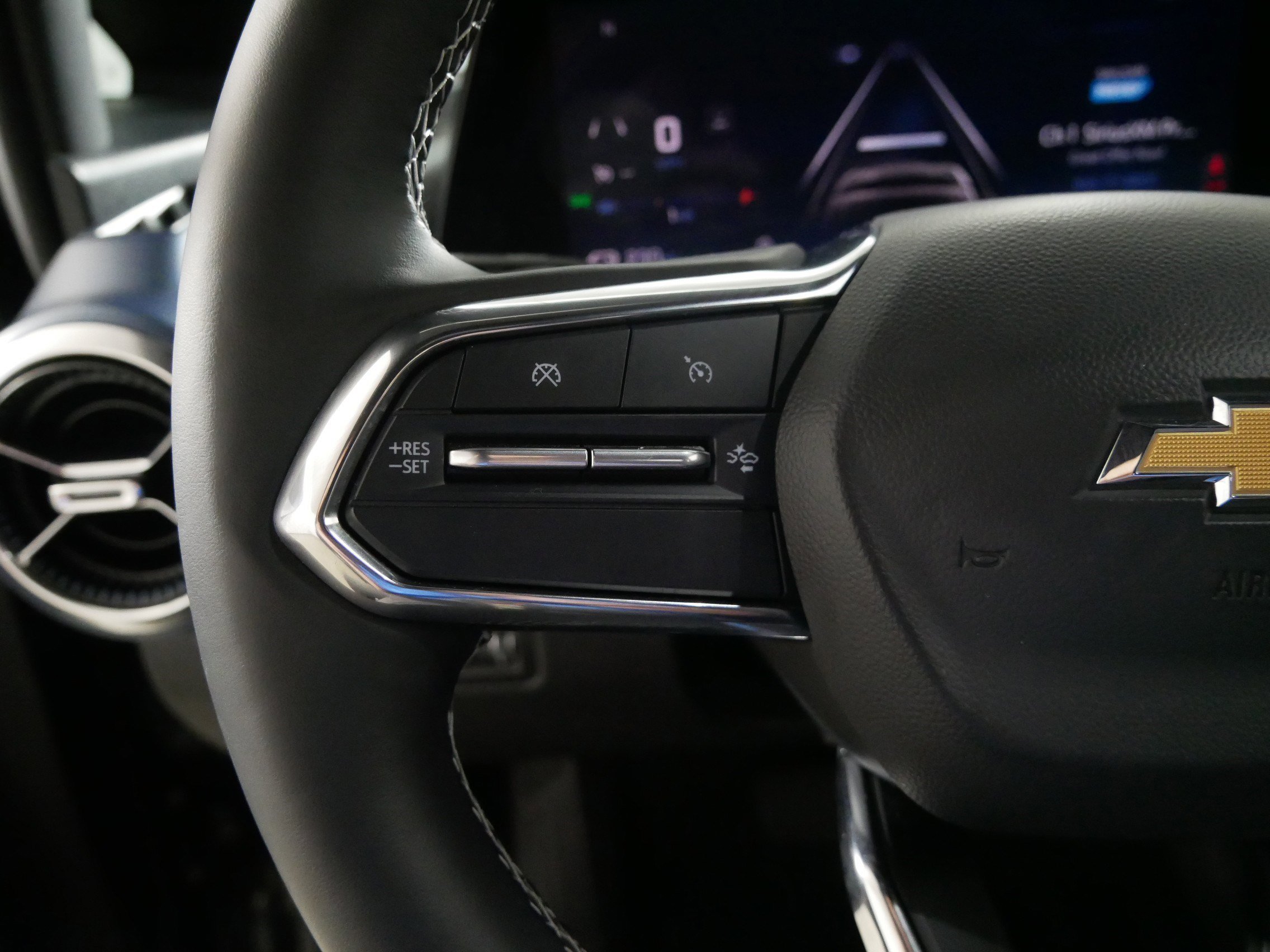 2024 Chevrolet Equinox EV LT - Photo 27