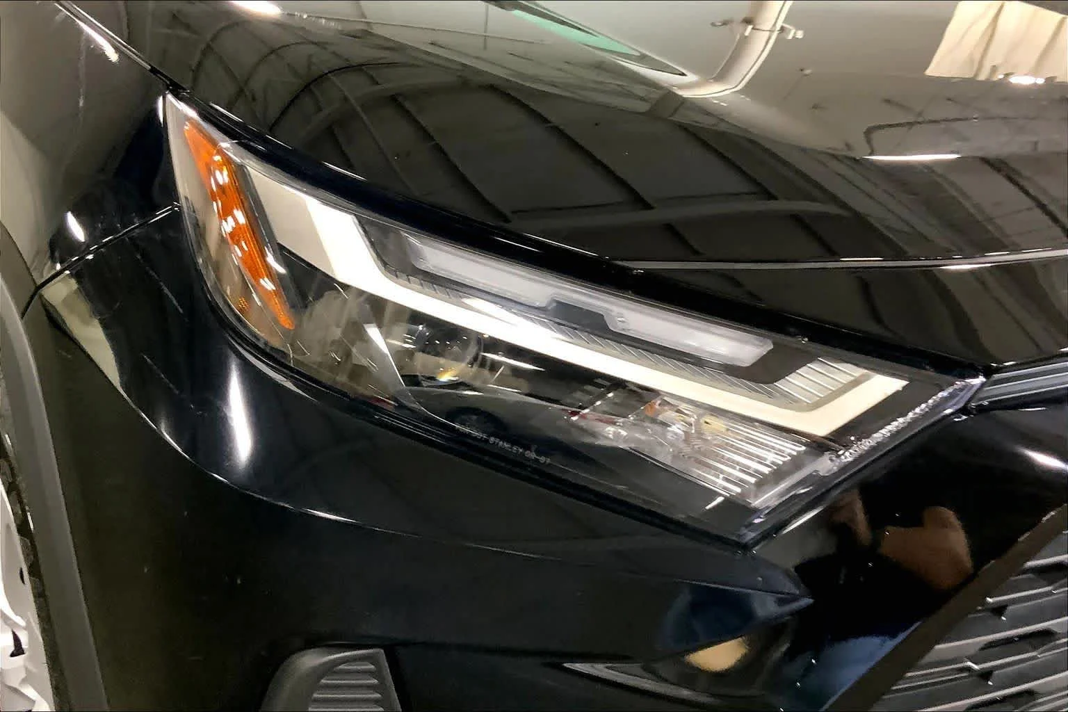 Used 2025 Midnight Black Metallic Toyota LE image 28