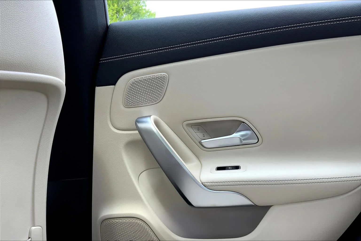Certified Used 2025 Polar White Mercedes-Benz CLA 250 image 23
