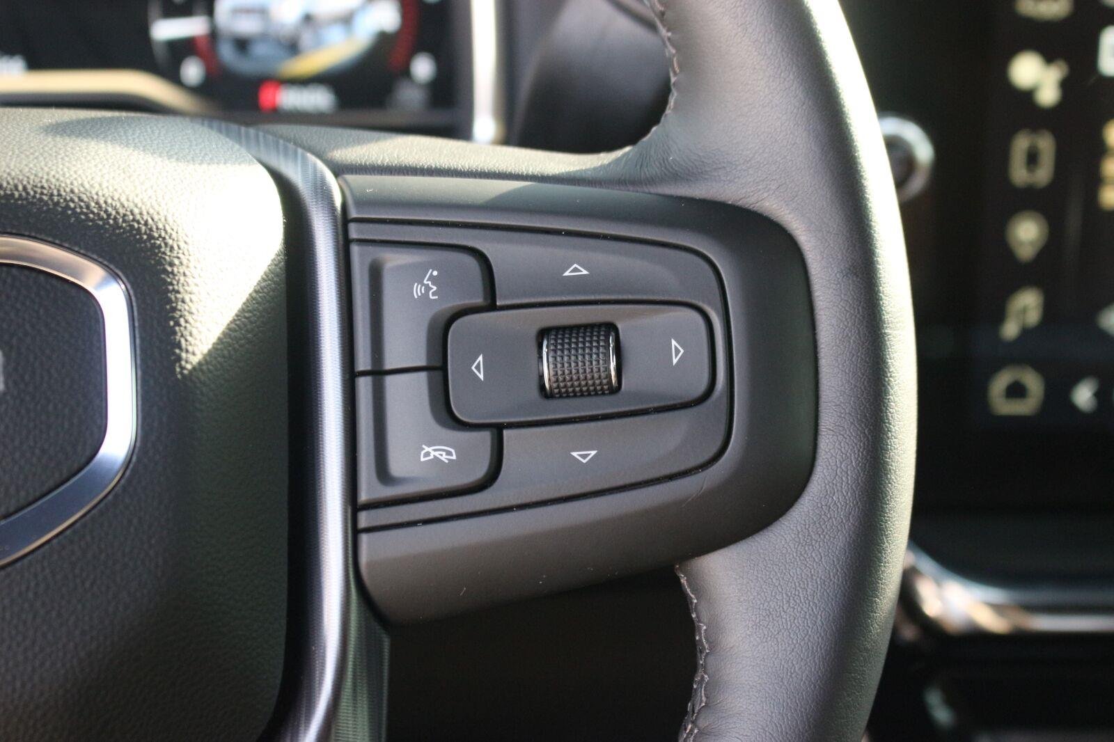 Used 2025 White Frost Tricoat GMC Denali Ultimate image 22