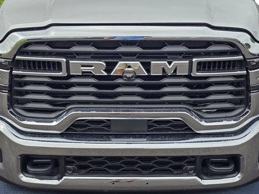 New 2026 Silver-Zynith Exterior Paint RAM Tradesman image 3