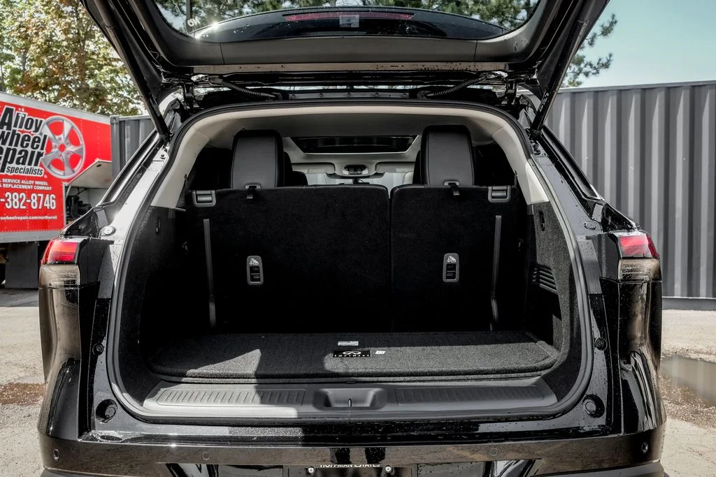 New 2027 MINERAL BLACK INFINITI Luxe AWD image 10