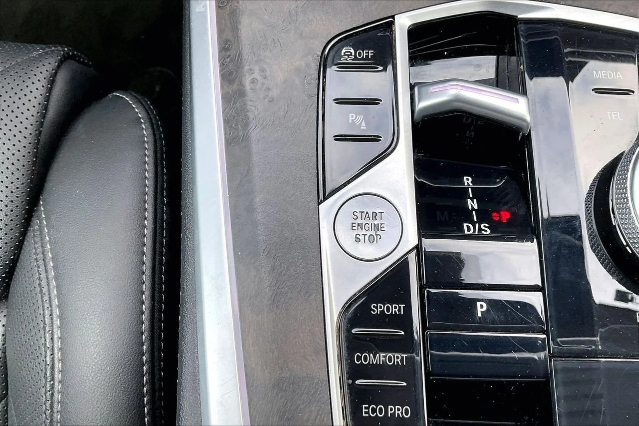 Certified Used 2024 Gray BMW xDrive40i image 29