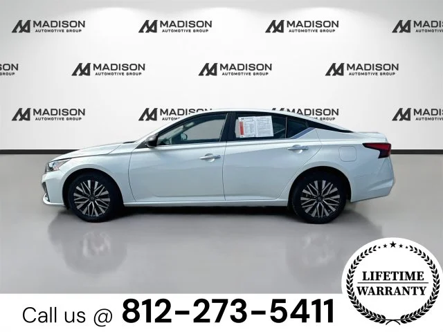 Used 2024 White Nissan 2.5 SV image 8