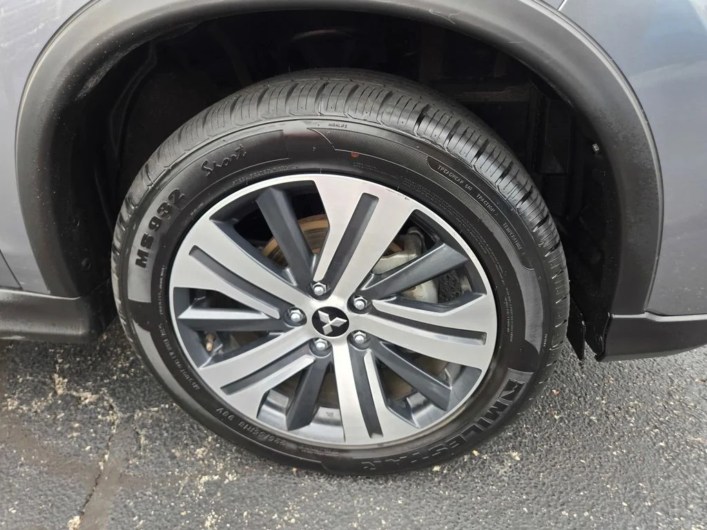 Used 2024 Gray Mitsubishi 2.0 SE image 37