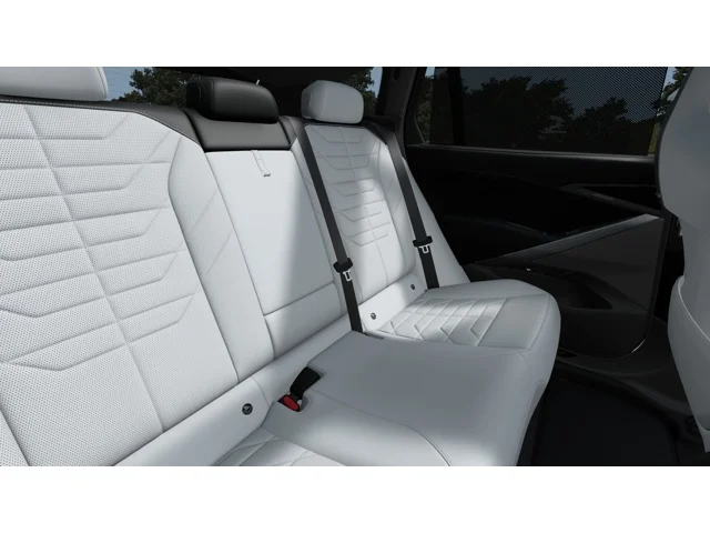 New 2027 Mineral White Metallic BMW  image 12