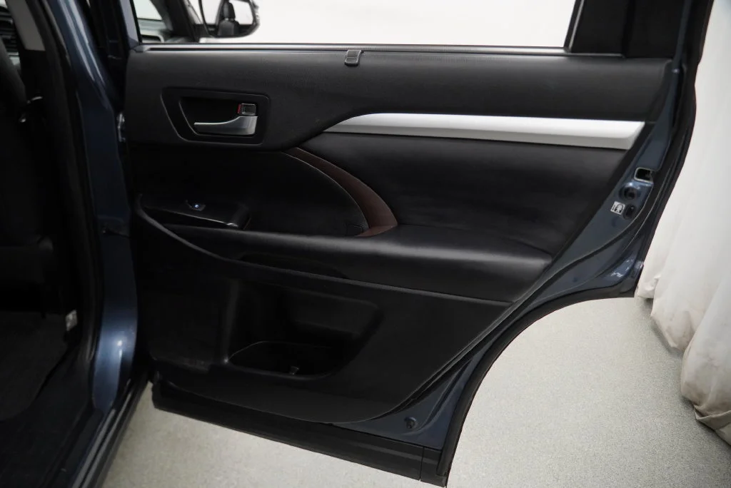 Used 2019 Blue Toyota XLE image 38