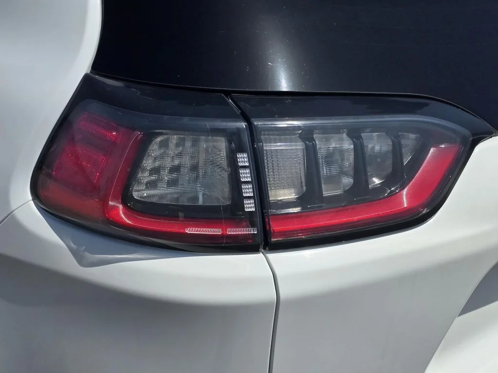 Used 2019 White Jeep Limited image 8