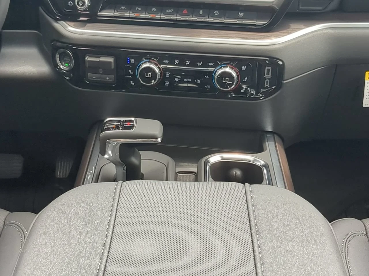2026 GMC Sierra 1500 SLT - Photo 18