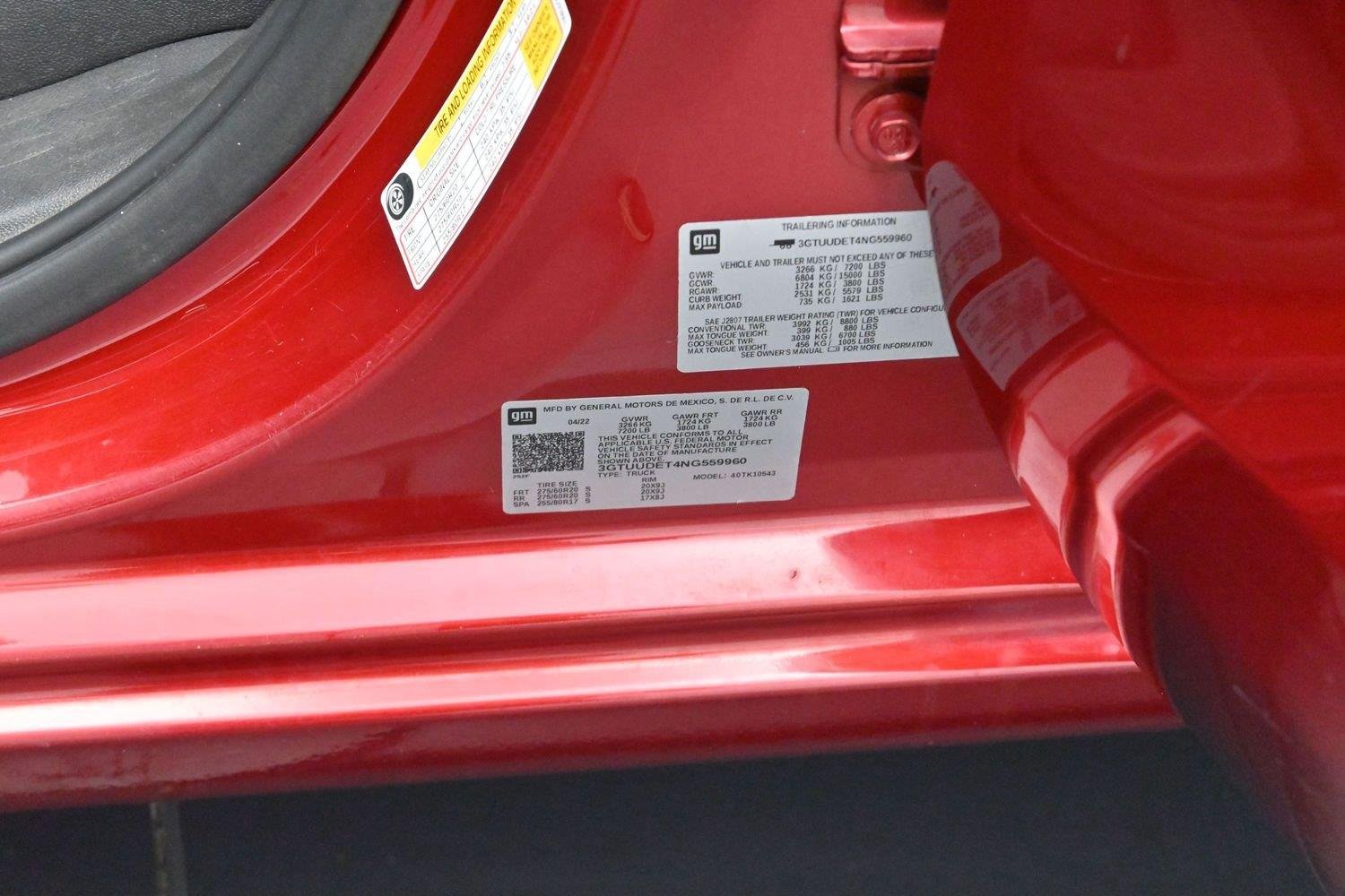 Used 2022 CAYENNE RED TINTCOAT GMC SLT image 38