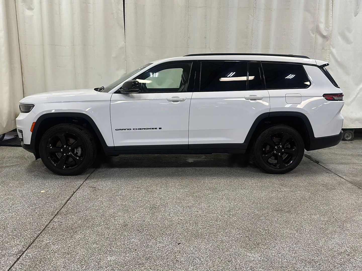 Used 2022 Jeep Grand Cherokee L Altitude with VIN 1C4RJKAGXN8544106 for sale in Waconia, Minnesota