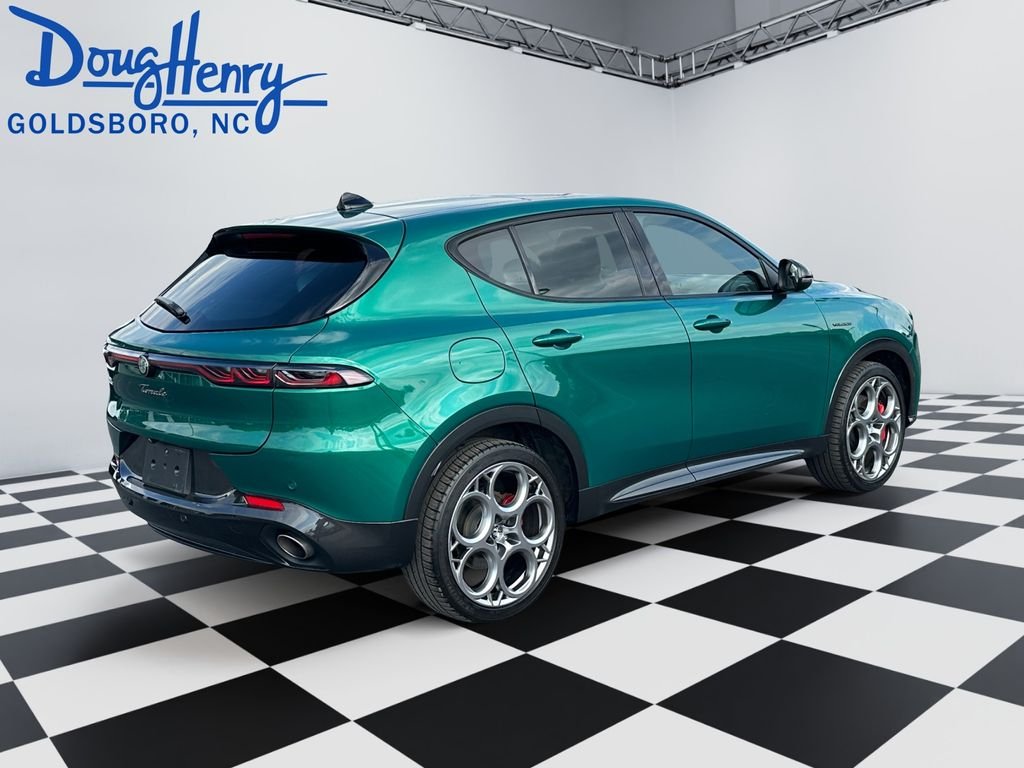 Used 2024 Green Alfa Romeo Veloce image 5