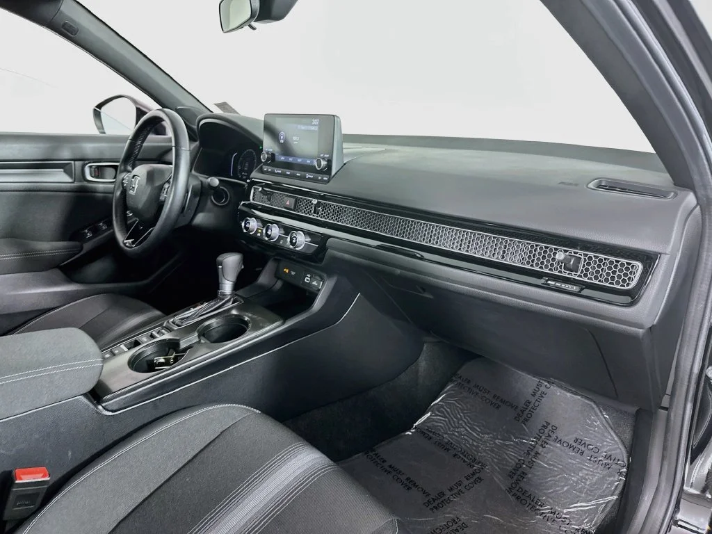 Used 2024  Honda Sport image 27