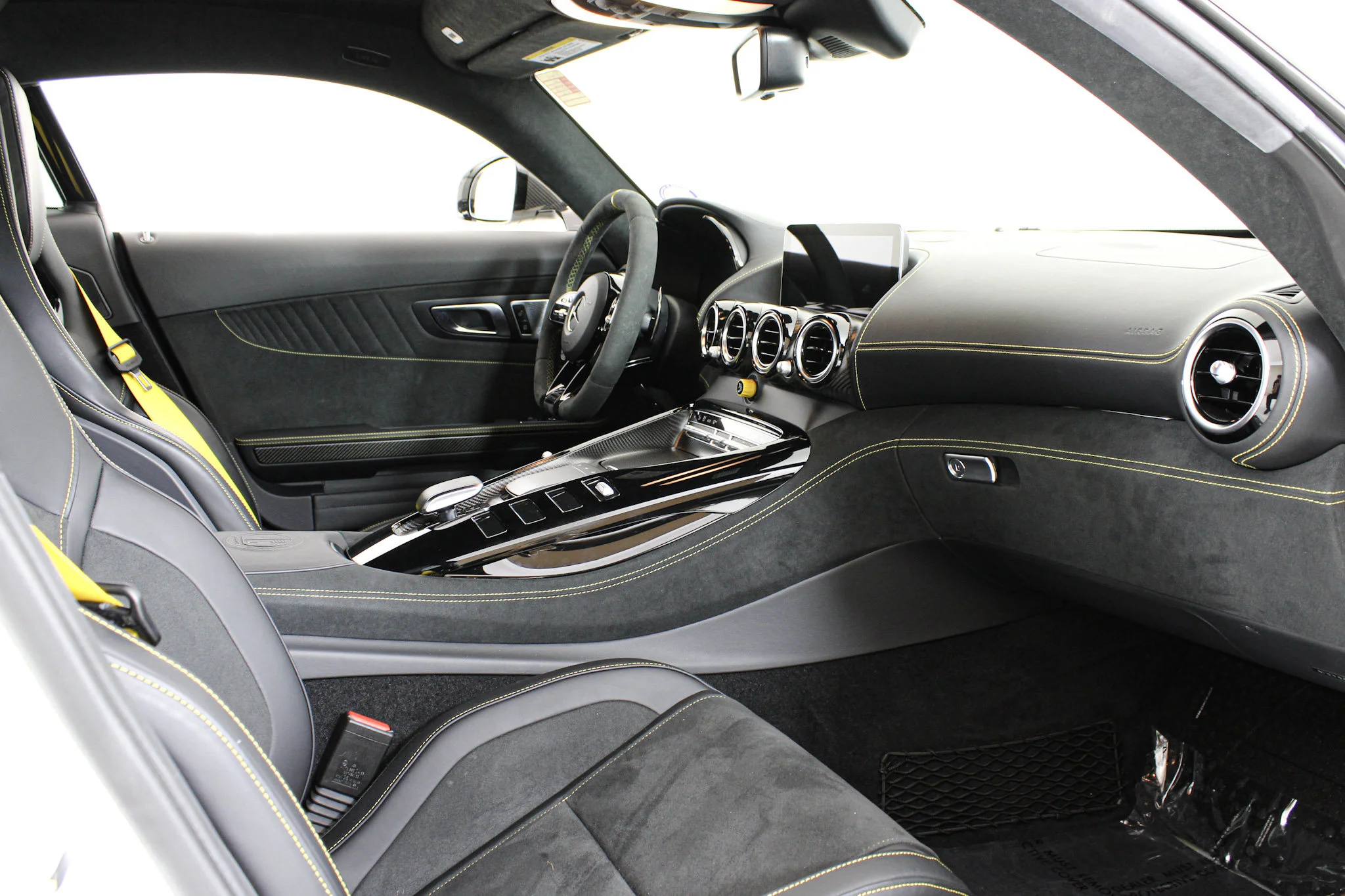 Used 2020 White Mercedes-Benz R PRO image 30
