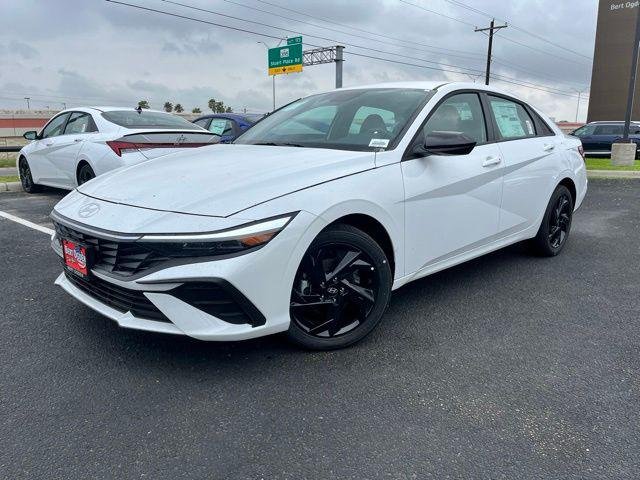 New 2026 White Hyundai SEL Sport image 3