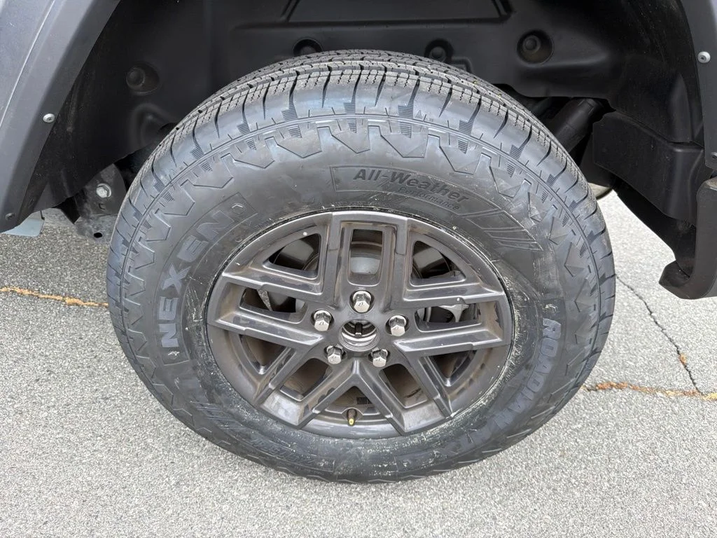Used 2024 Gray Jeep Sport S image 12