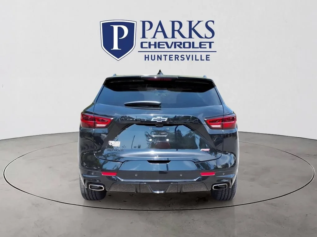 Used 2023 BLACK Chevrolet RS image 31