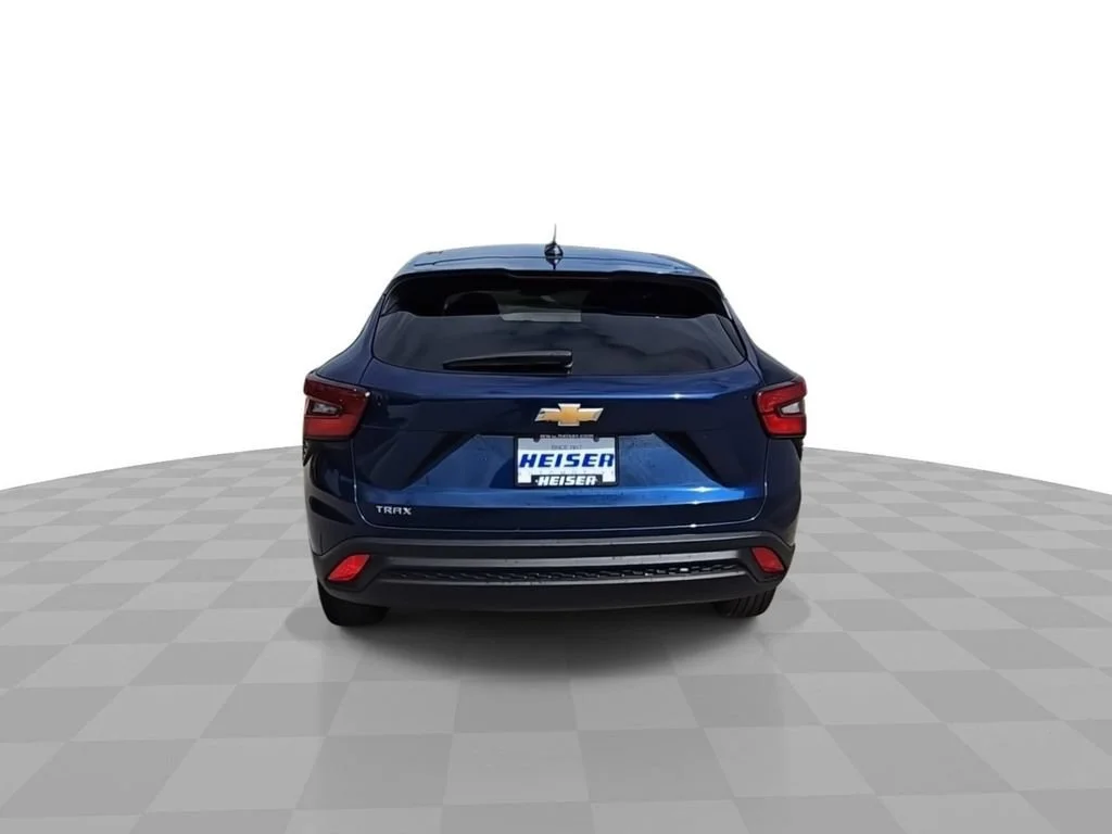 2024 Chevrolet Trax LS - Photo 7