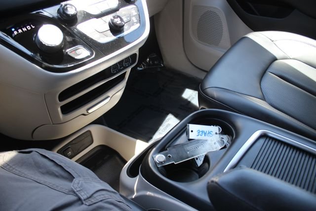 Used 2023 Silver Chrysler Touring L image 11