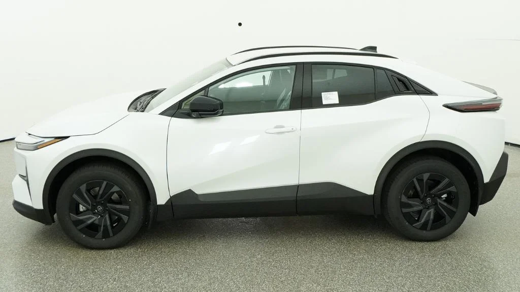 New 2026 Wind Chill Pearl Toyota SE image 18