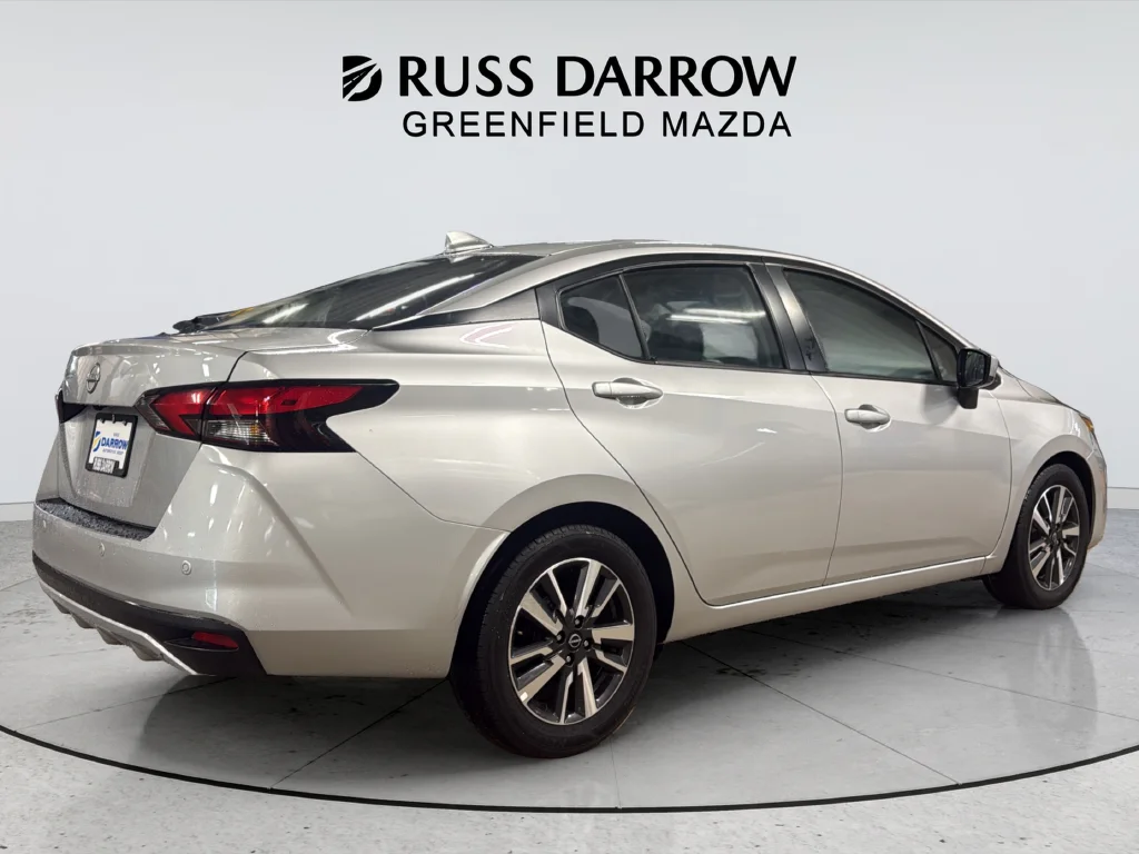 Used 2025 Silver Nissan 1.6 SV image 5