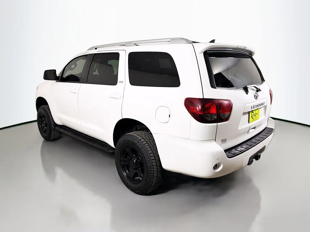 Used 2019 White Toyota SR5 image 8
