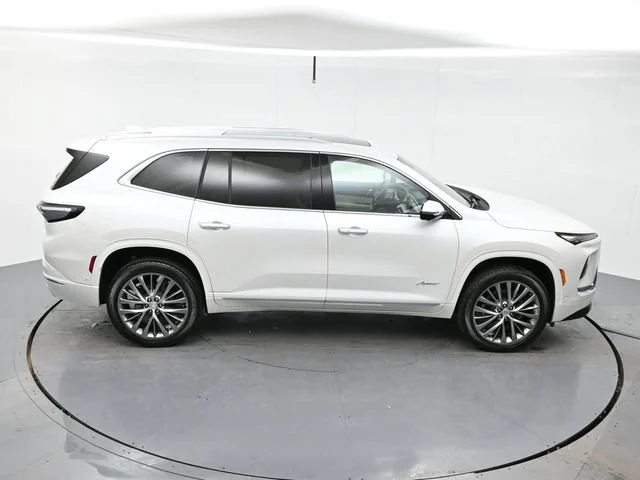 Used 2025 White Frost Tricoat Buick Avenir image 41