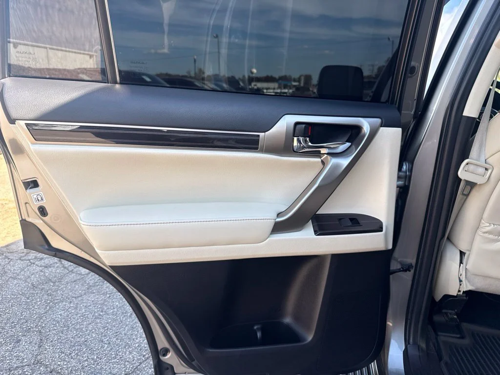 Used 2021  Lexus GX 460 Premium image 32