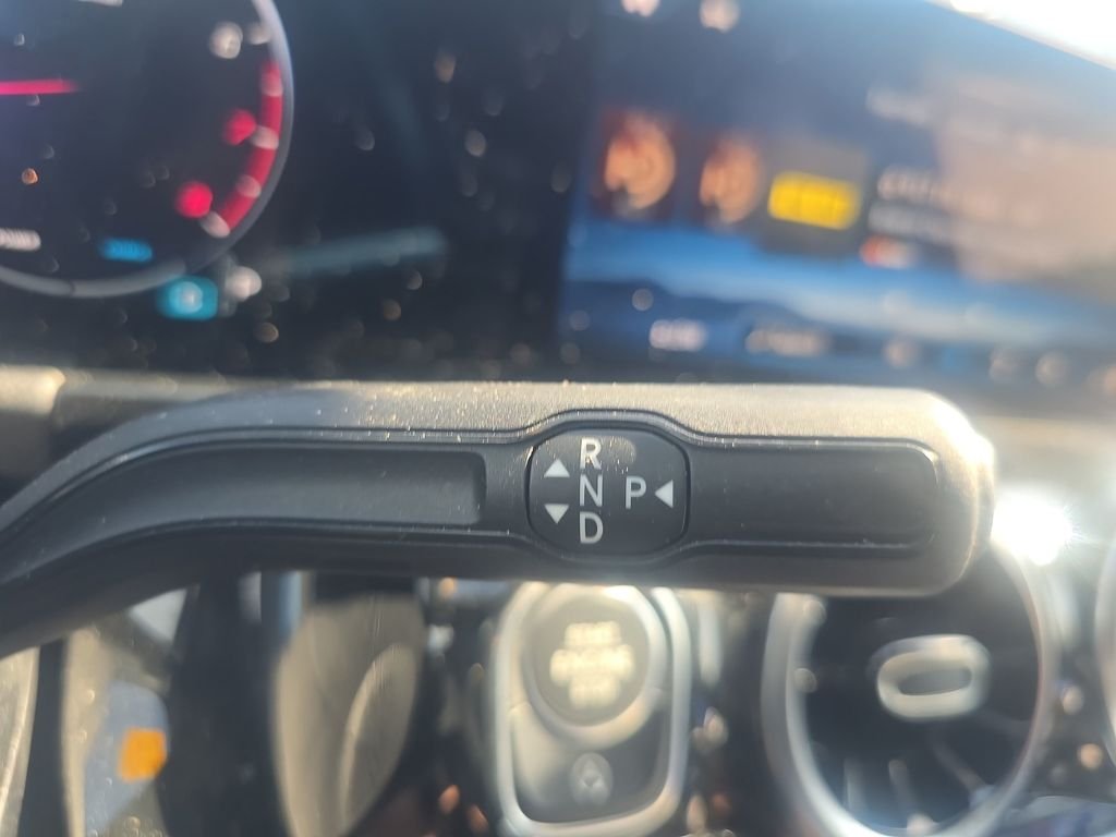 New 2026 Black Mercedes-Benz GLC 300 image 25