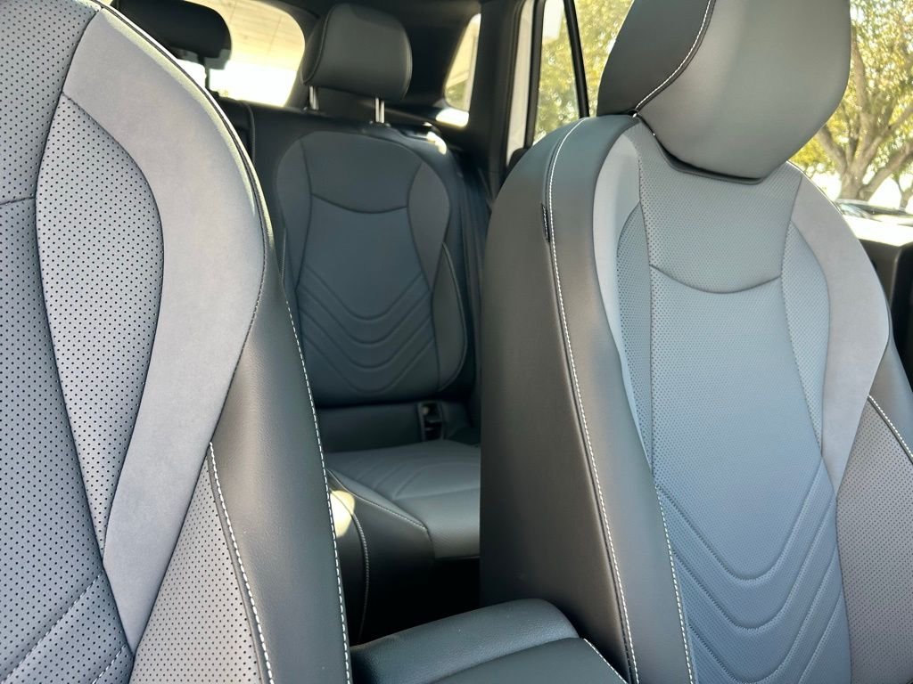 New 2026 White/off-white Volkswagen 2.0T SE R-Line Black image 36