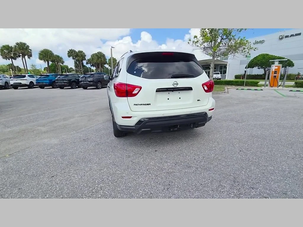 Used 2020 Pearl White Tricoat Nissan SL image 41