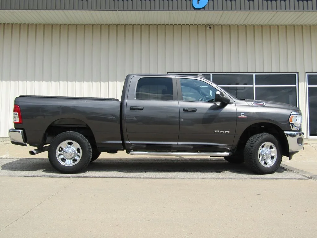 Used 2022 Granite Crystal Clearcoat Metallic Ram Big Horn image 2