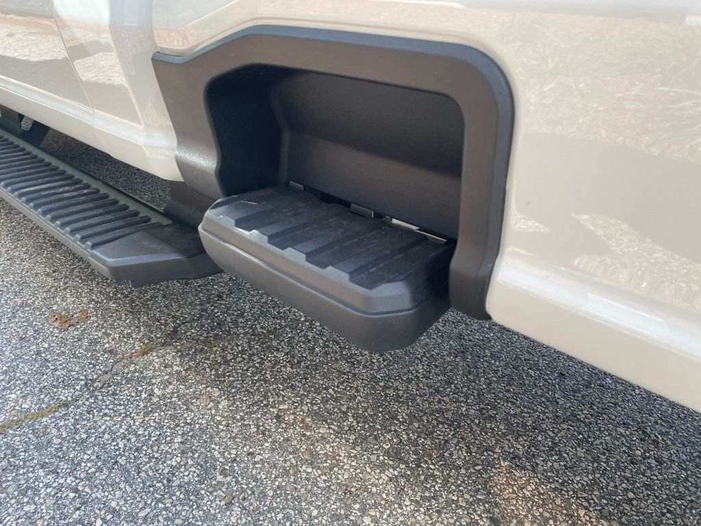 New 2026 Oxford White Ford F-250® XL image 13