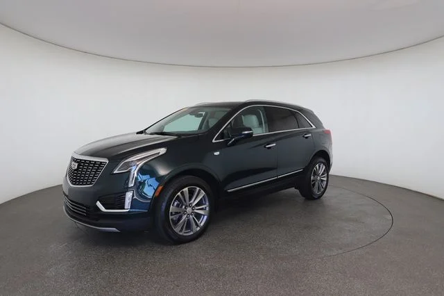 Used 2025 Green Cadillac Premium Luxury image 3