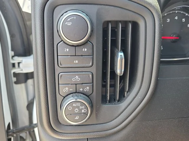 Used 2021 White Chevrolet Custom image 25