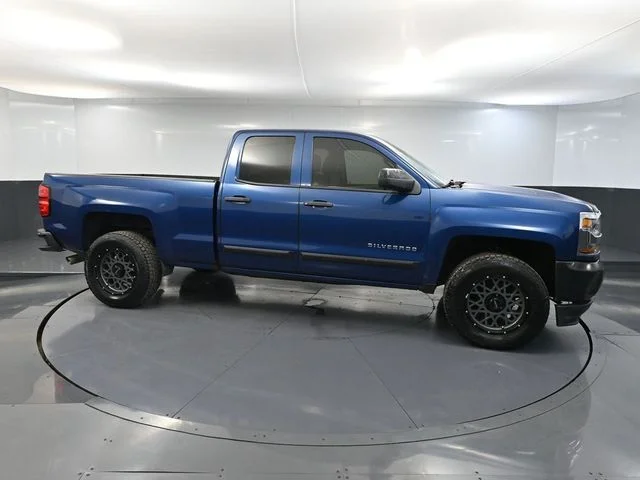 Used 2017 Blue Chevrolet WT image 2