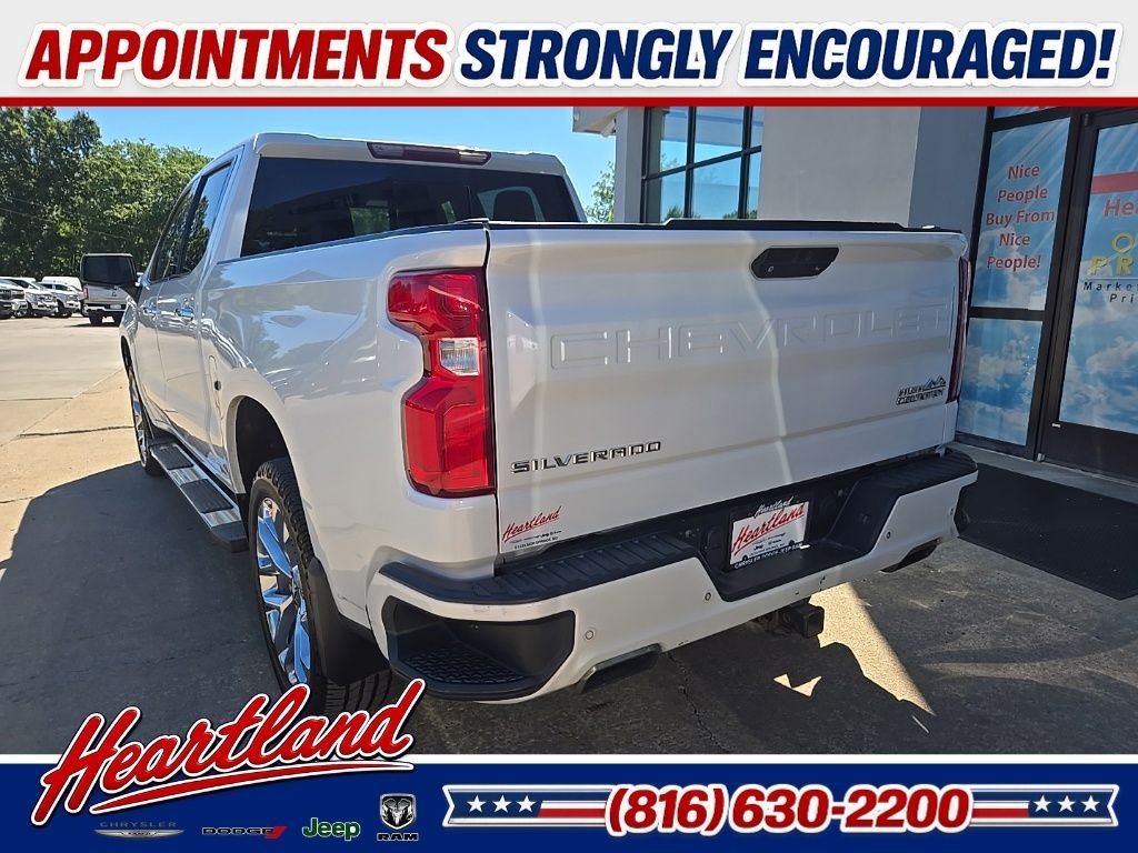 Used 2019 Beige Chevrolet High Country image 9