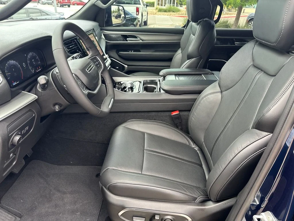 New 2026 Fathom Blue Pearlcoat Jeep  image 19