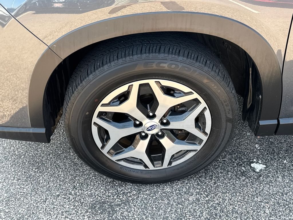 Used 2023 Gray Subaru Premium image 43