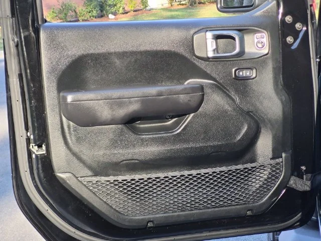 Used 2020 Black Jeep Sport image 30