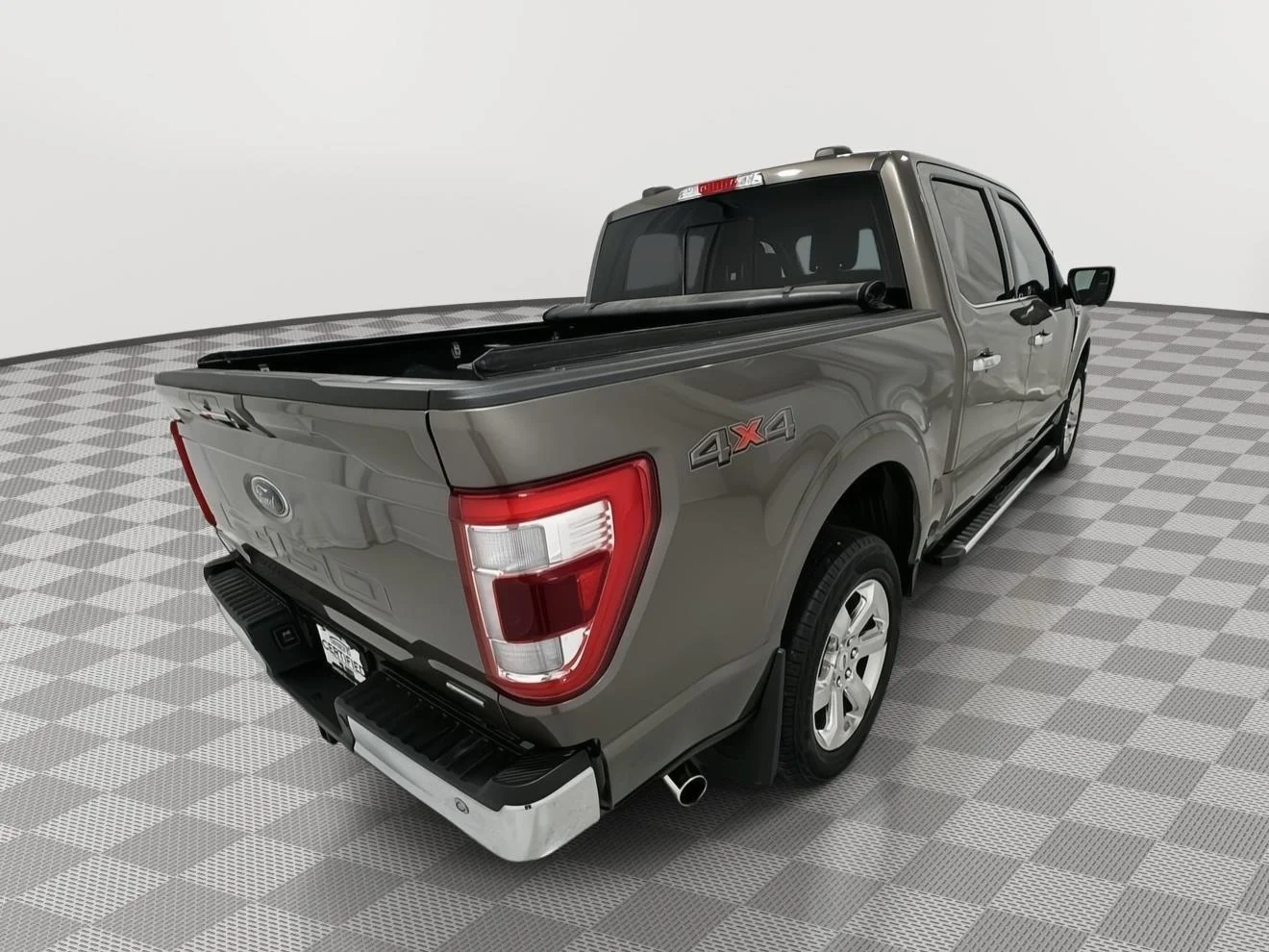 Used 2023 Bronze Ford XL image 5
