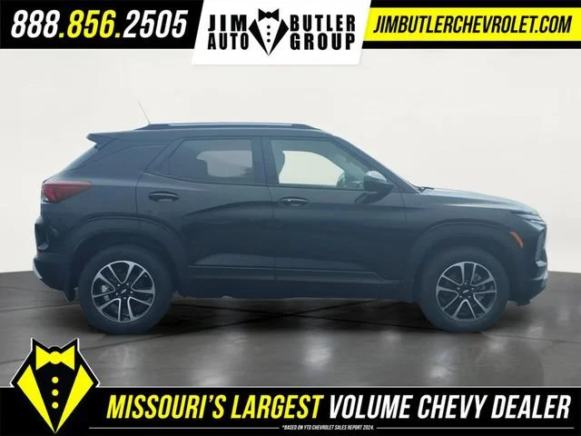 New 2026 Mosaic Black Metallic Chevrolet LT image 5