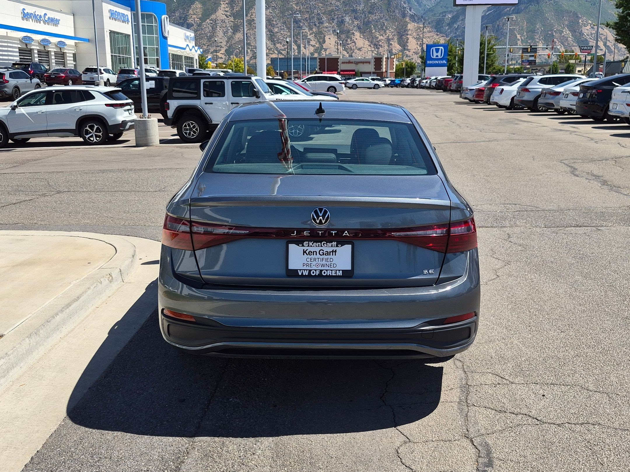 Certified Used 2025 Platinum Gray Metallic Volkswagen SE image 5